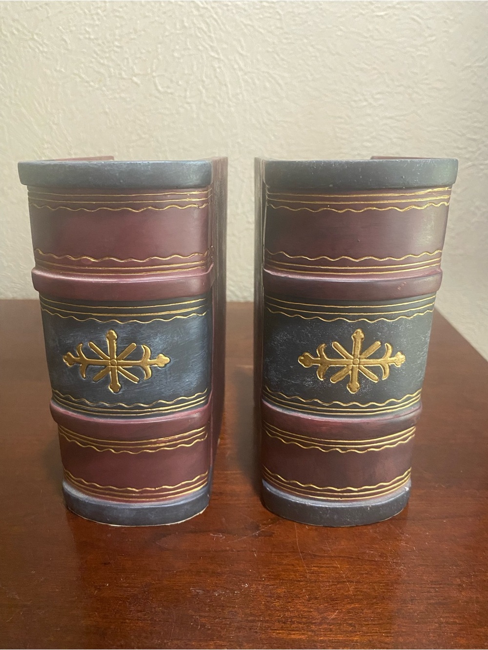 Vintage Style Decretive Book Ends, Designed to look like Antique Leather Books
